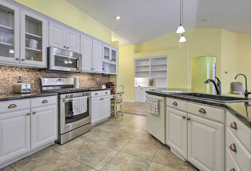 Charming Utah Abode W/ Patio, Grill & Yard!