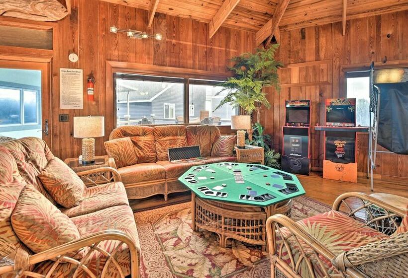 Chic Home: Ocean Views, Hot Tub & Game Room!