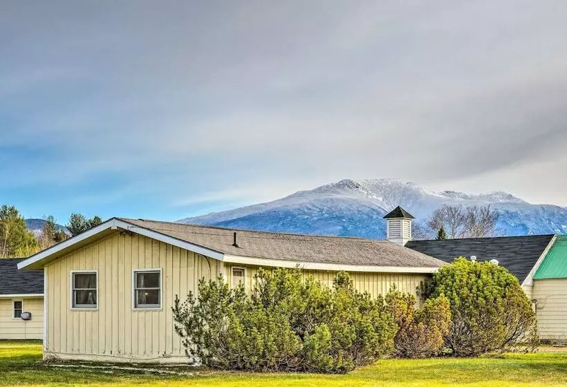 Cozy Franconia Cottage W/ Community Pool & Hot Tub