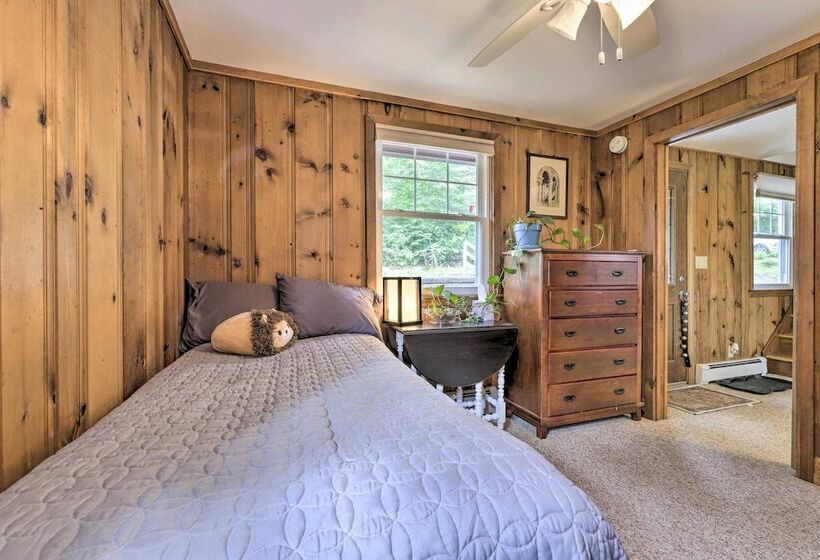 Cozy Stafford Cabin, Near Reservoir & Beach!