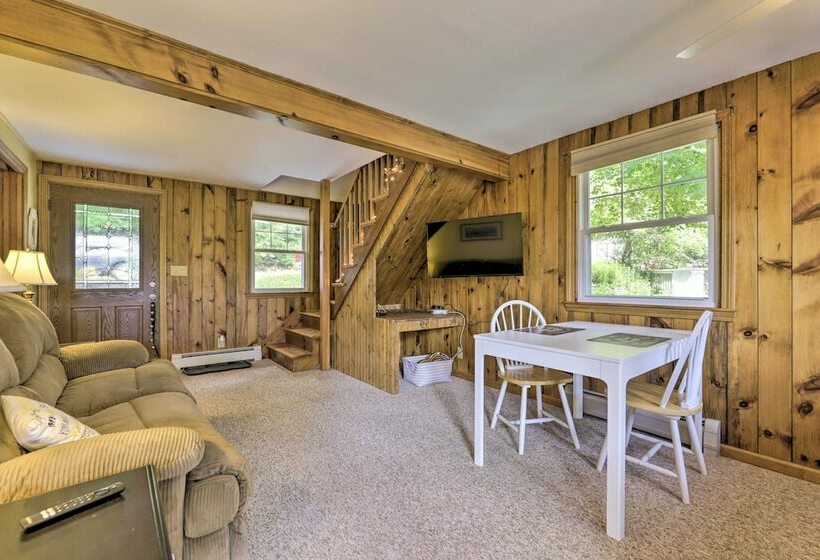 Cozy Stafford Cabin, Near Reservoir & Beach!