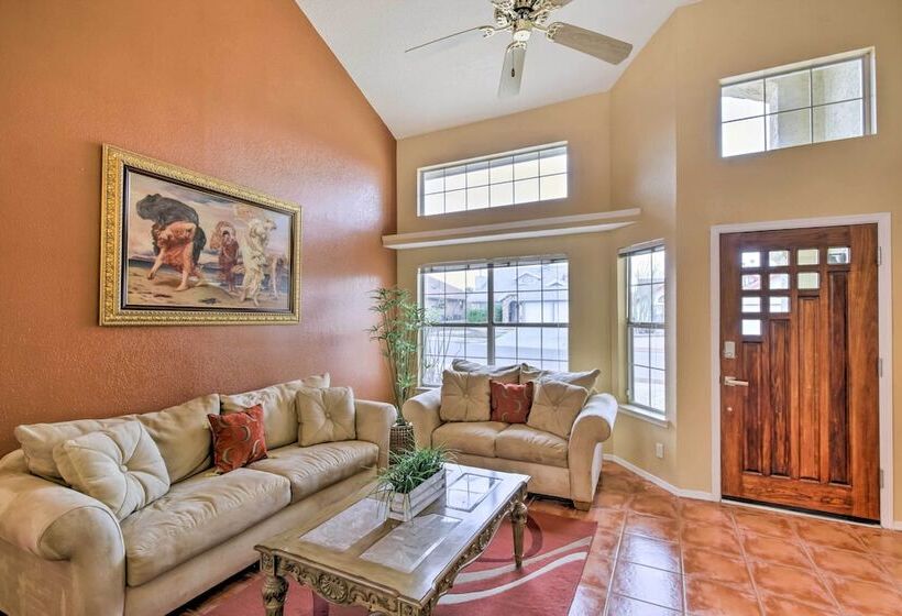 El Paso Retreat W/ Pool: 11 Mi To Downtown!