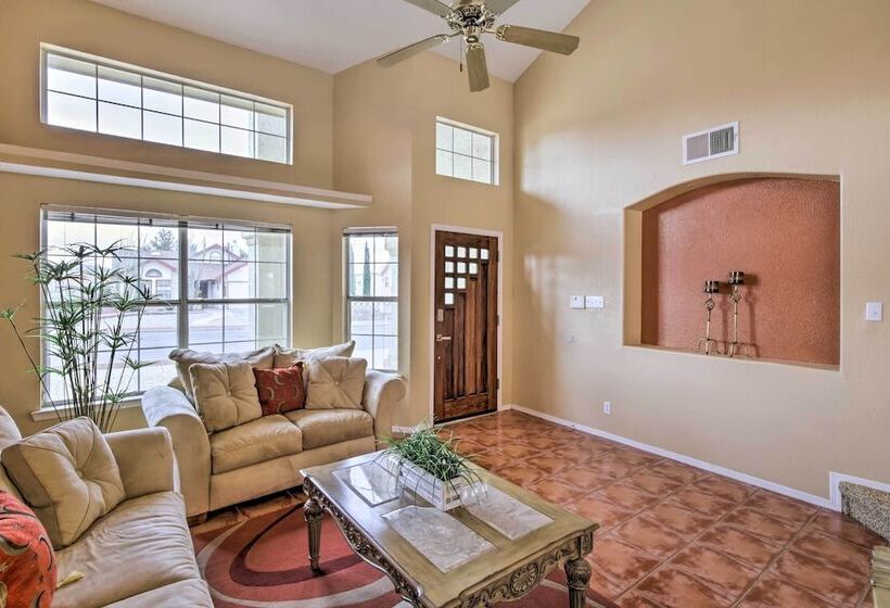 El Paso Retreat W/ Pool: 11 Mi To Downtown!