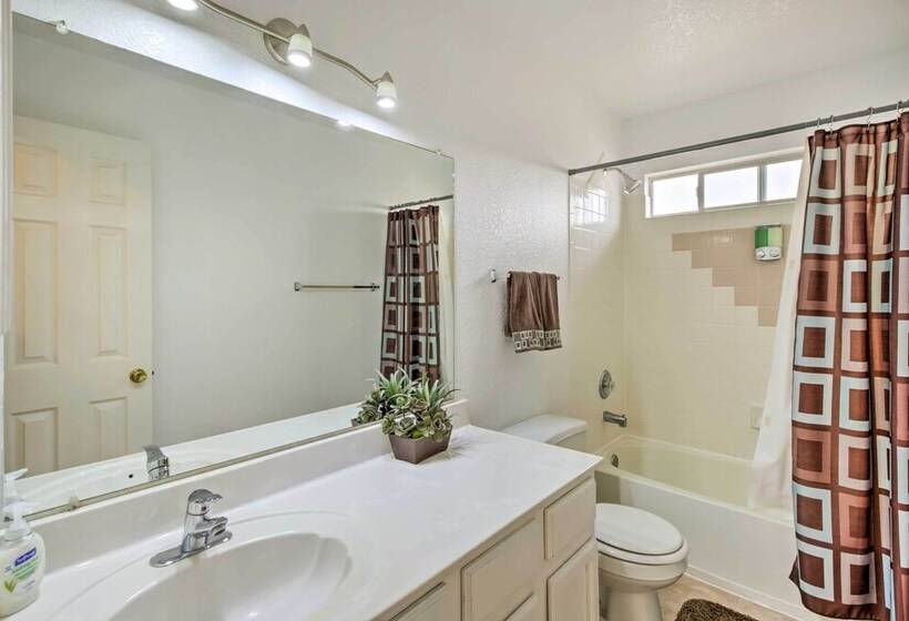 El Paso Retreat W/ Pool: 11 Mi To Downtown!