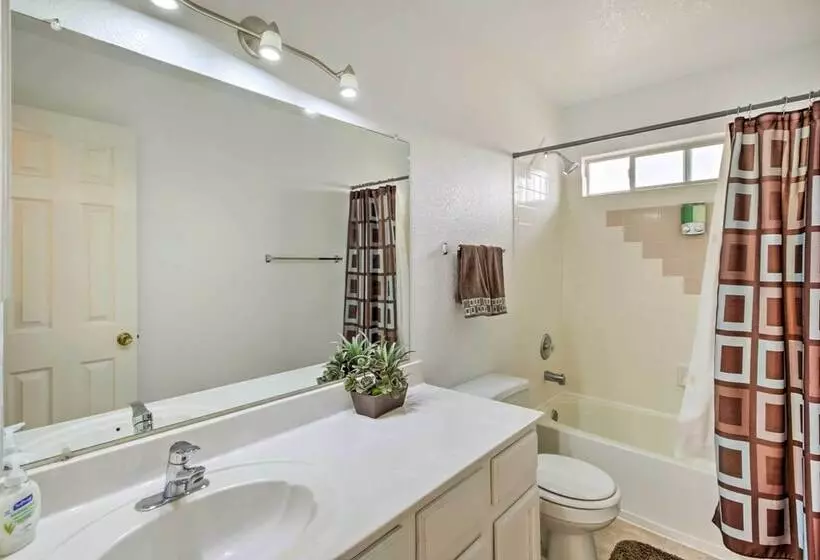 El Paso Retreat W/ Pool: 11 Mi To Downtown!