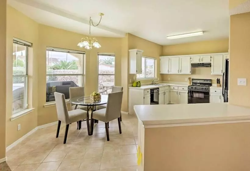 El Paso Retreat W/ Pool: 11 Mi To Downtown!