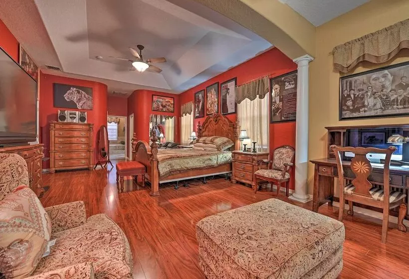 Elegant Valrico Home ~ 15 Mi To Downtown Tampa!