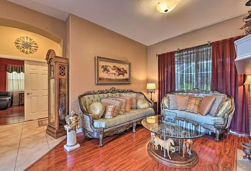 Elegant Valrico Home ~ 15 Mi To Downtown Tampa!