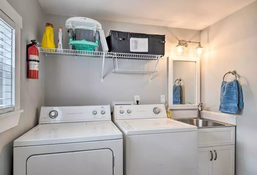 Family Friendly Home Near Noblesville Square!