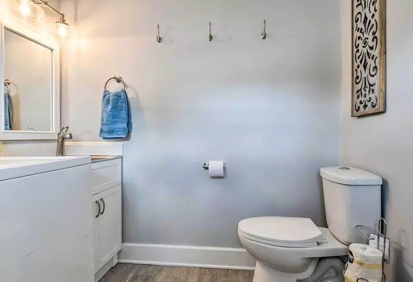 Family Friendly Home Near Noblesville Square!