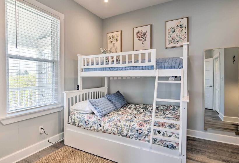 Family Friendly Home Near Noblesville Square!