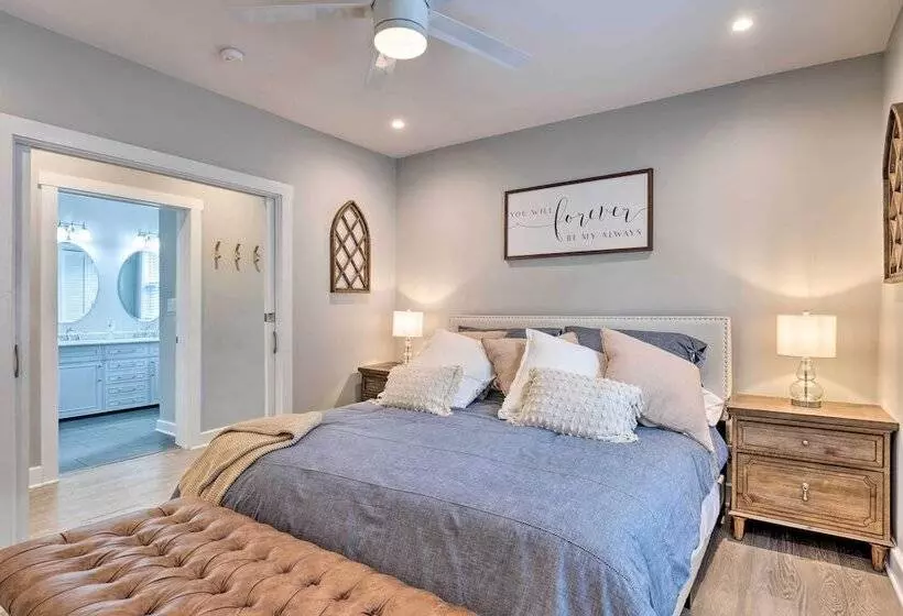 Family Friendly Home Near Noblesville Square!