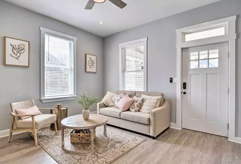 Family Friendly Home Near Noblesville Square!