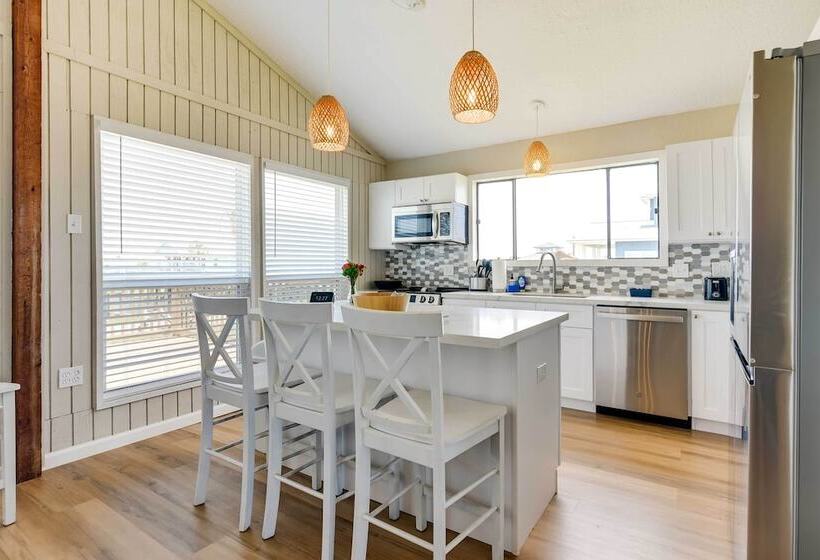 Freeport Home W/ Deck & Grill, Near Boat Ramp