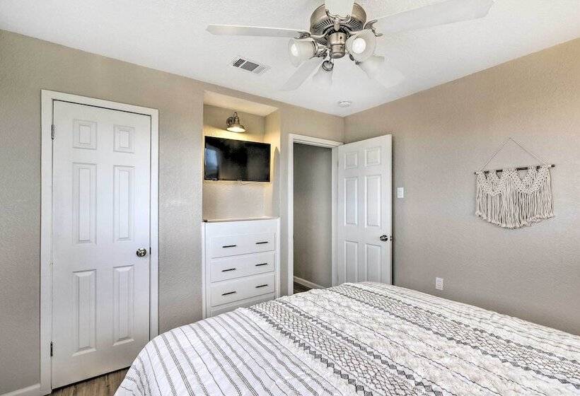 Freeport Home W/ Deck & Grill, Near Boat Ramp