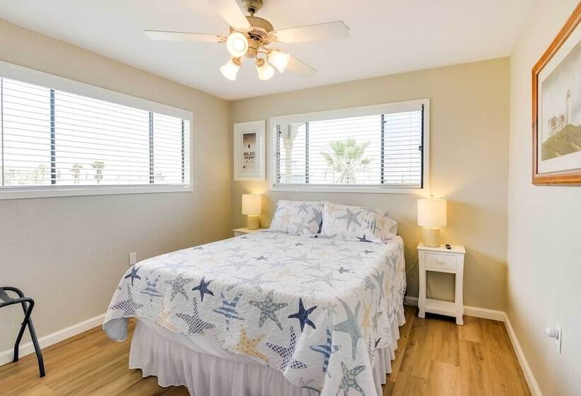 Freeport Home W/ Deck & Grill, Near Boat Ramp