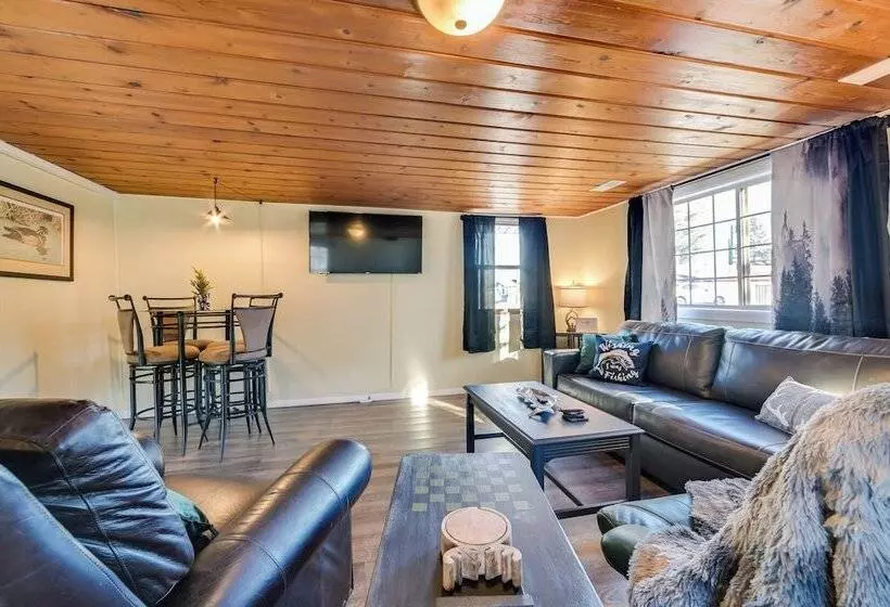 Houghton Lake Cottage   Central Location!