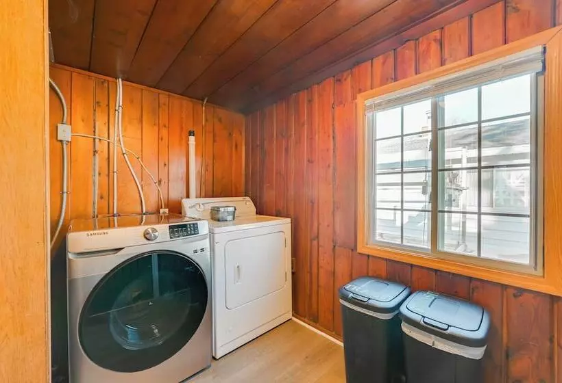 Houghton Lake Cottage   Central Location!