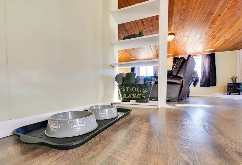 Houghton Lake Cottage   Central Location!