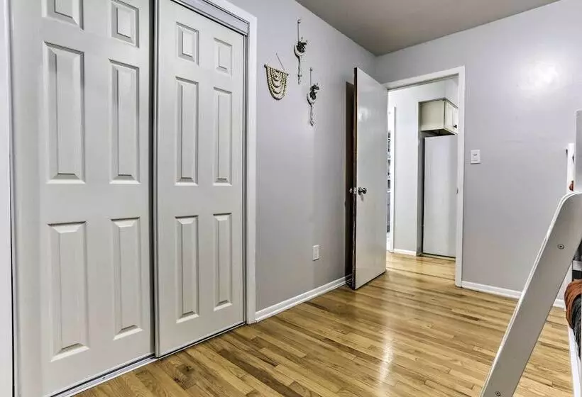 Ideally Located Jersey City Home, 8 Mi To Nyc