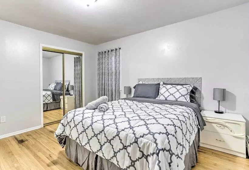 Ideally Located Jersey City Home, 8 Mi To Nyc