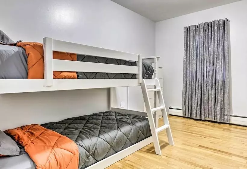 Ideally Located Jersey City Home, 8 Mi To Nyc