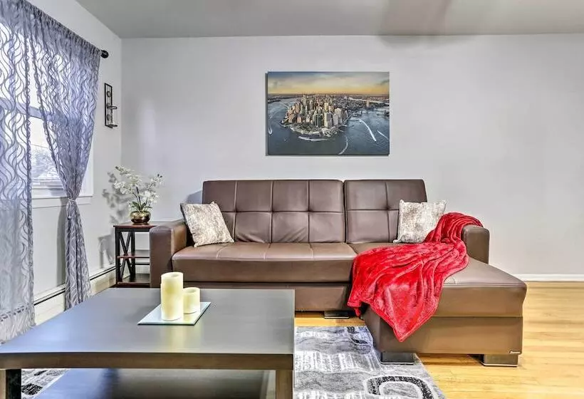 Ideally Located Jersey City Home, 8 Mi To Nyc
