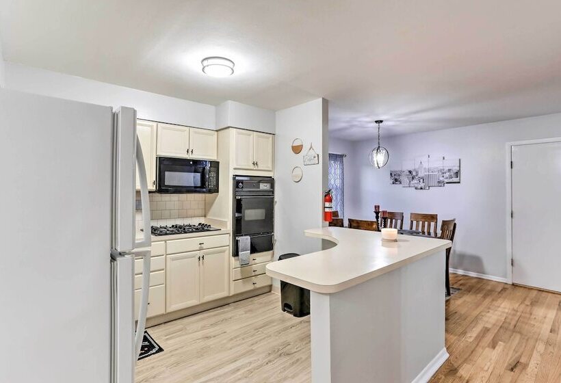 Ideally Located Jersey City Home, 8 Mi To Nyc