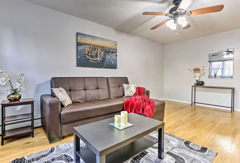 Ideally Located Jersey City Home, 8 Mi To Nyc