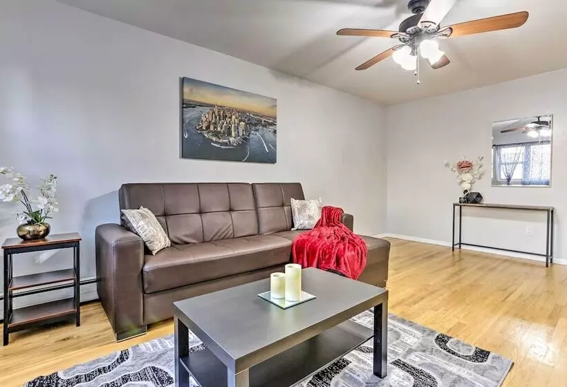 Ideally Located Jersey City Home, 8 Mi To Nyc