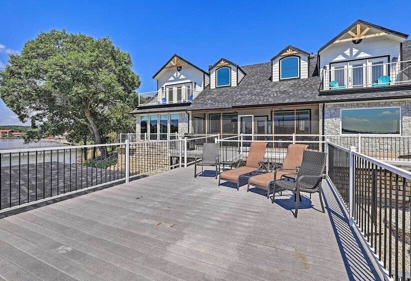 Lavish Lake House, Near Vineyards + Marinas!