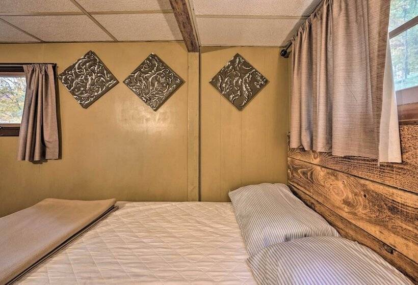 Lone Ranger  Cabin W/ 50 Acres By Raystown Lake