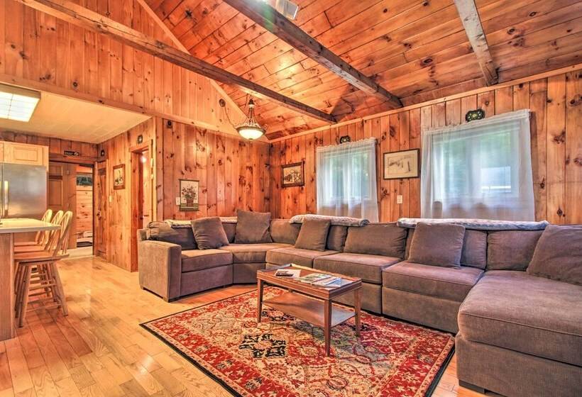 Ludlow Home W/ Hot Tub, Near Okemo Resort!