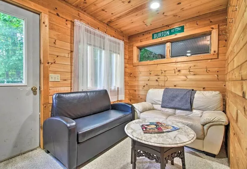 Ludlow Home W/ Hot Tub, Near Okemo Resort!