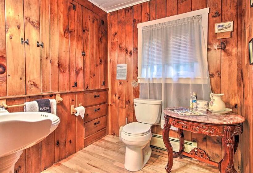 Ludlow Home W/ Hot Tub, Near Okemo Resort!