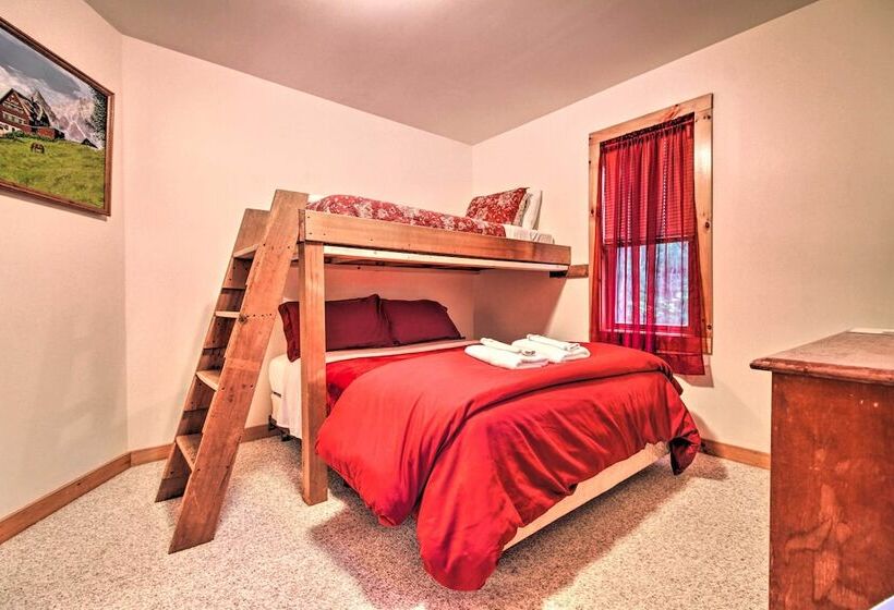 Ludlow Home W/ Hot Tub, Near Okemo Resort!