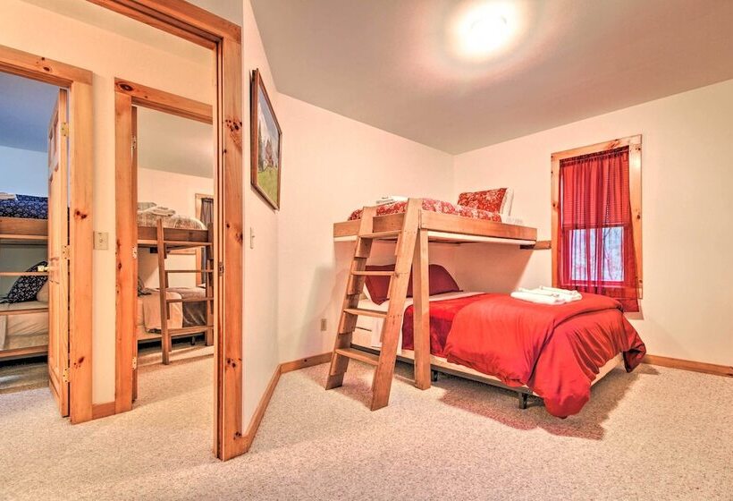 Ludlow Home W/ Hot Tub, Near Okemo Resort!