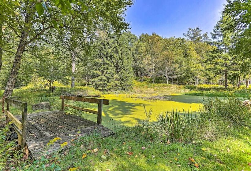 Lush, Charming 1800s Farmhouse On Secluded Oasis!