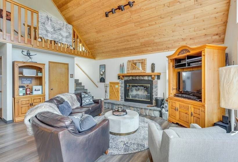 Angel Fire Retreat W/ Hot Tub ~ 5 Mi To Skiing