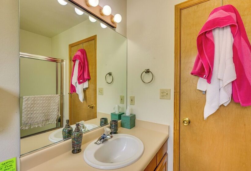 Angel Fire Retreat W/ Hot Tub ~ 5 Mi To Skiing