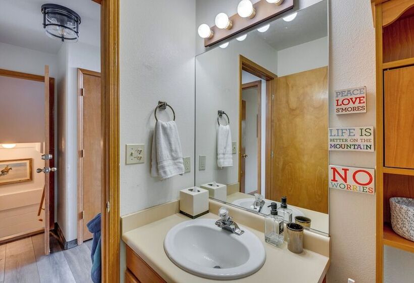 Angel Fire Retreat W/ Hot Tub ~ 5 Mi To Skiing