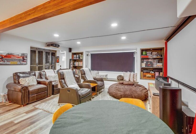 Angel Fire Retreat W/ Hot Tub ~ 5 Mi To Skiing