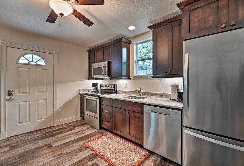 Walkable Winter Garden Bungalow: 3 Blocks To Dtwn