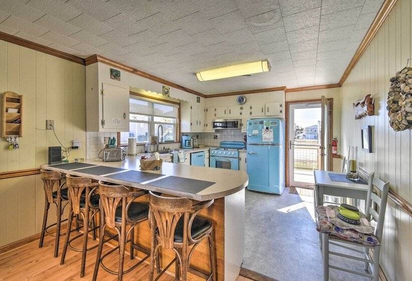 Nags Head Cottage: Screened Porch, Walk To Beach!