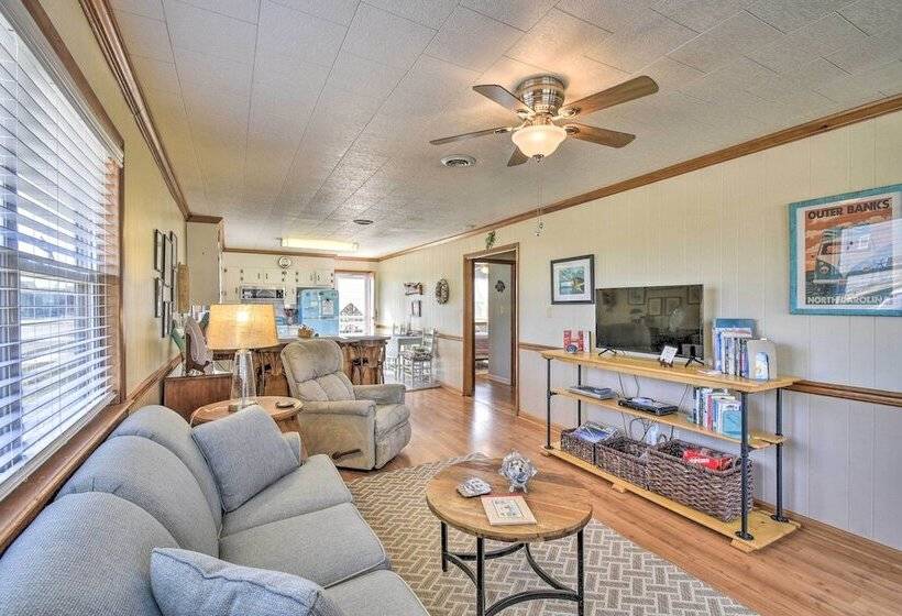 Nags Head Cottage: Screened Porch, Walk To Beach!