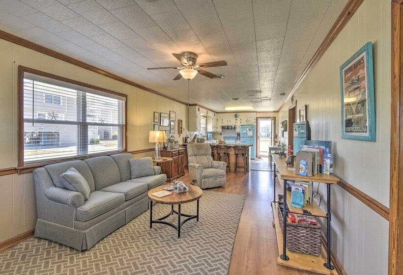 Nags Head Cottage: Screened Porch, Walk To Beach!