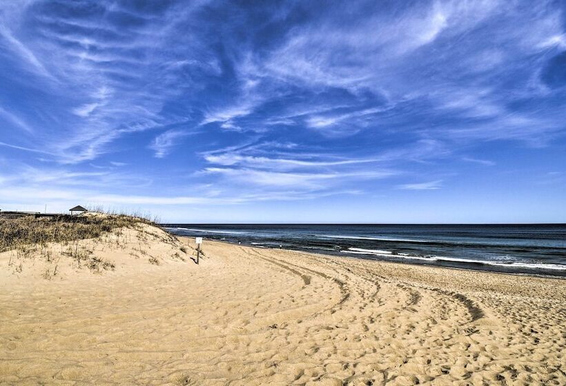 Nags Head Cottage: Screened Porch, Walk To Beach!