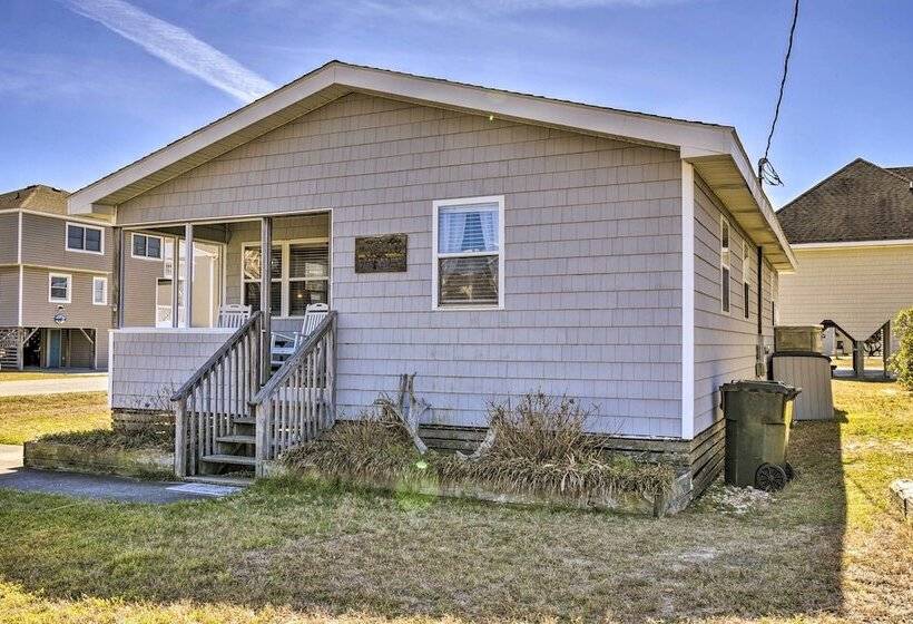 Nags Head Cottage: Screened Porch, Walk To Beach!