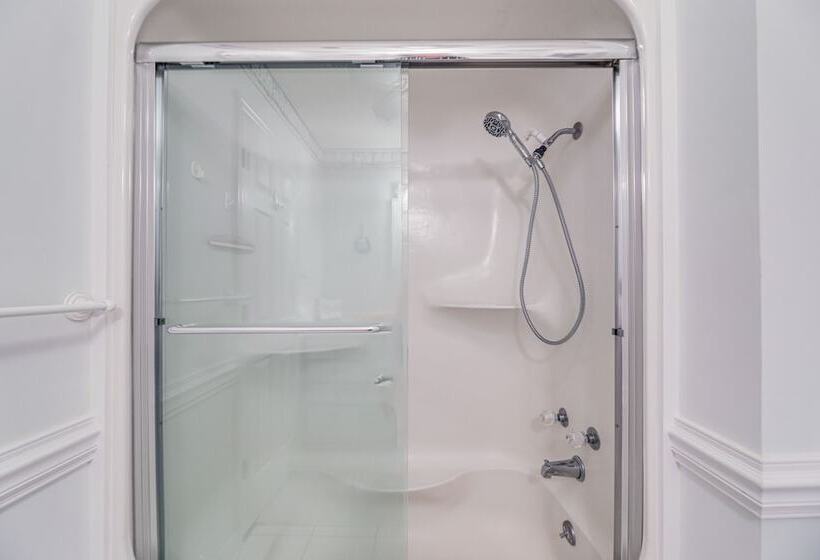 New Bern Home W/ Direct Access To Neuse River