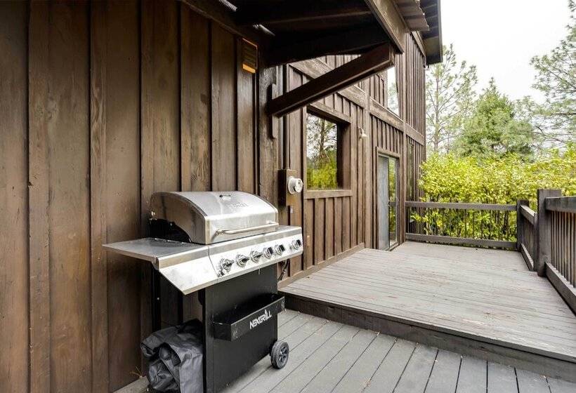 Peaceful Applegate River Valley Sanctuary!